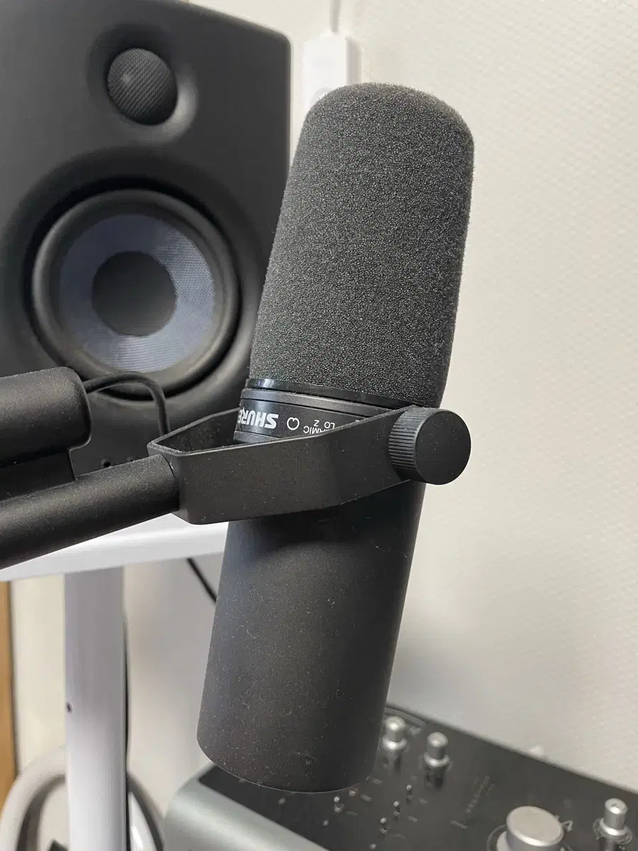 【在庫処分セール】 SM7DB【開封済/美品】 SHURE SM7dB(国内正規品2年保証)(シュア)(プリアンプ内蔵